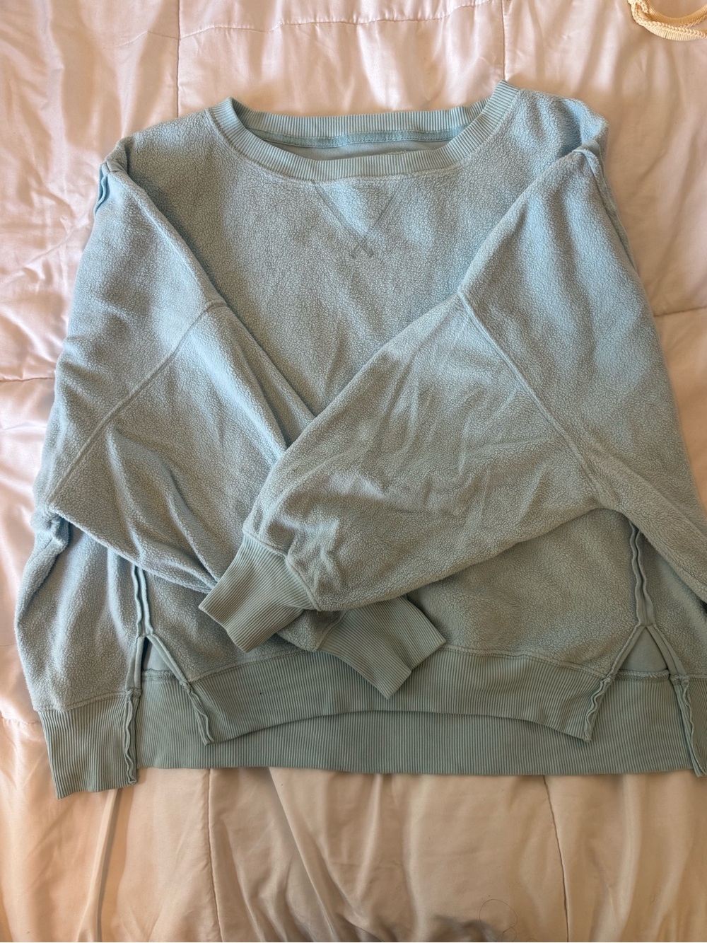 American Eagle Outfitters oversized Pale Blue Crewneck Sweatshirt sz med